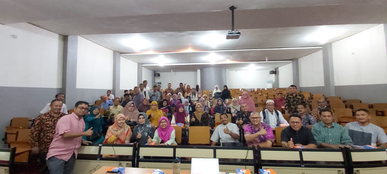 Foto Bersama Setelah Acara Sosialisasi Gelombang II 