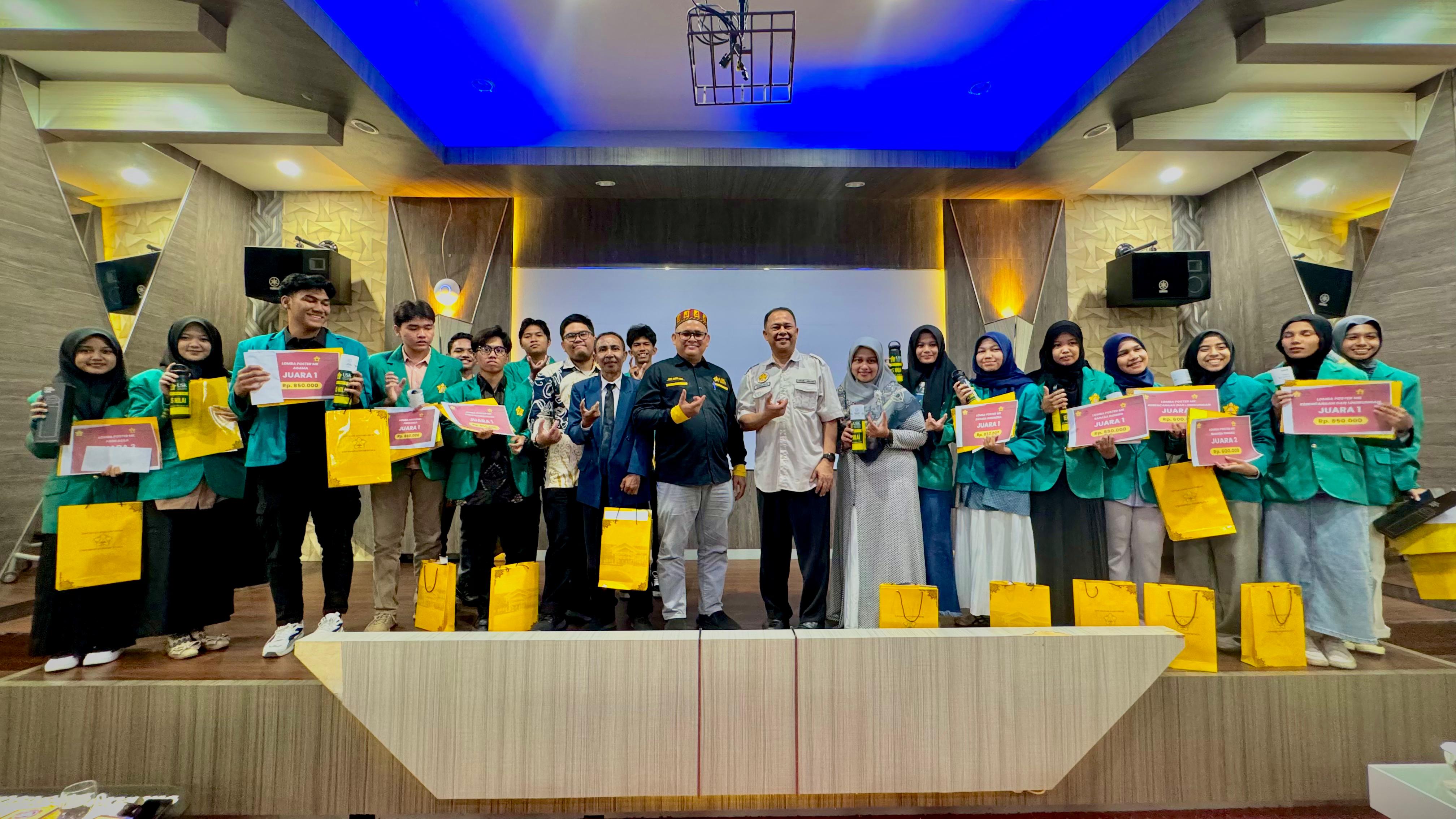 Wakil Rektor Bidang Akademik USK, Prof. Dr. Ir. Agussabti, Kepala UPT MKU USK, Dr. Teuku Muttaqin Mansur, MH, melakukan sesi foto bersama dengan para juara lomba poster
